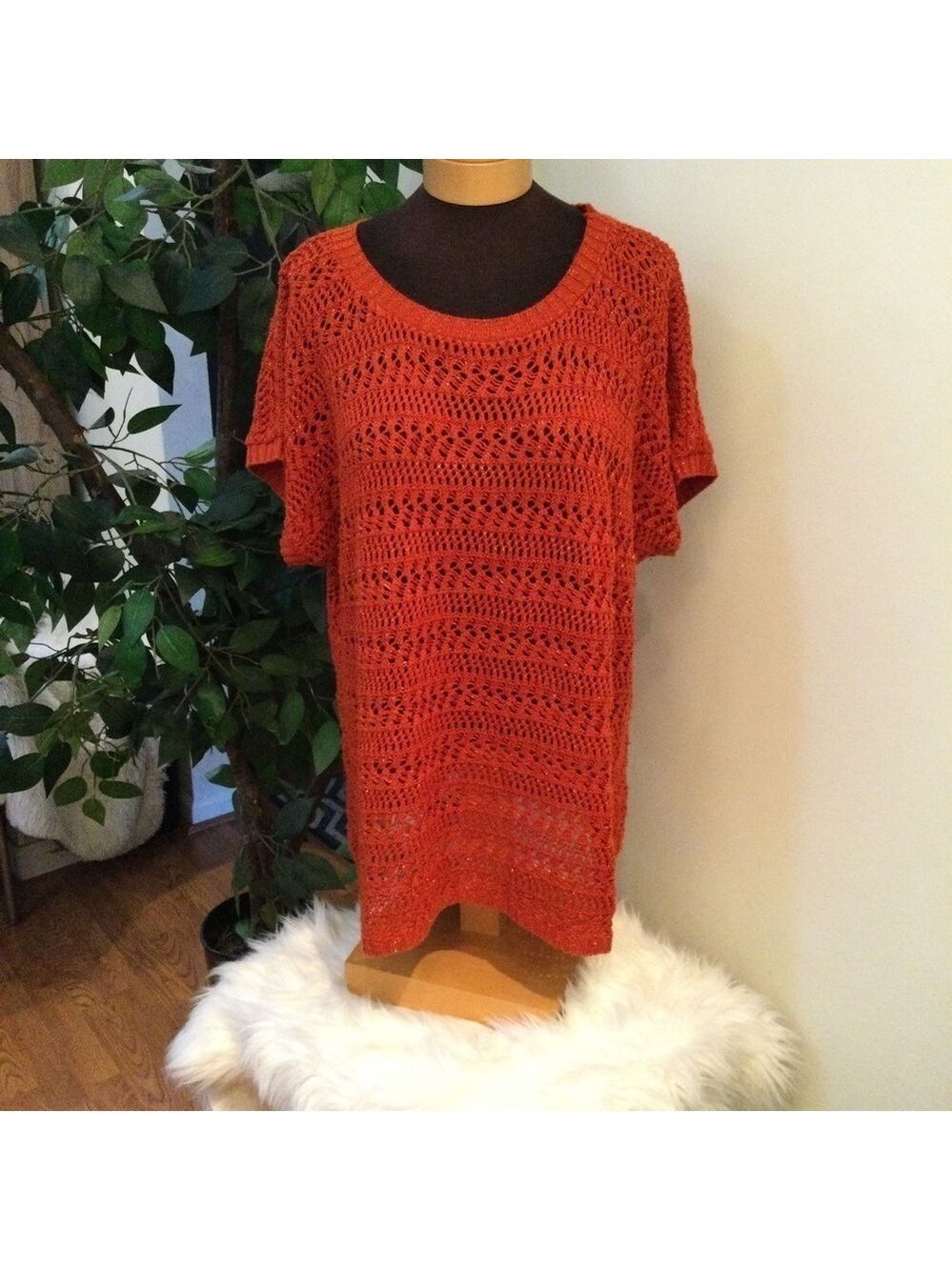 DressBarn Woman’s size 2X short sleeve open knit sweater with metallic